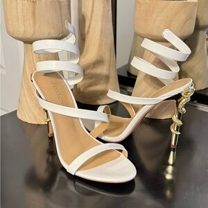 Shoe Dazzle White Heels with Gold Snake Detail